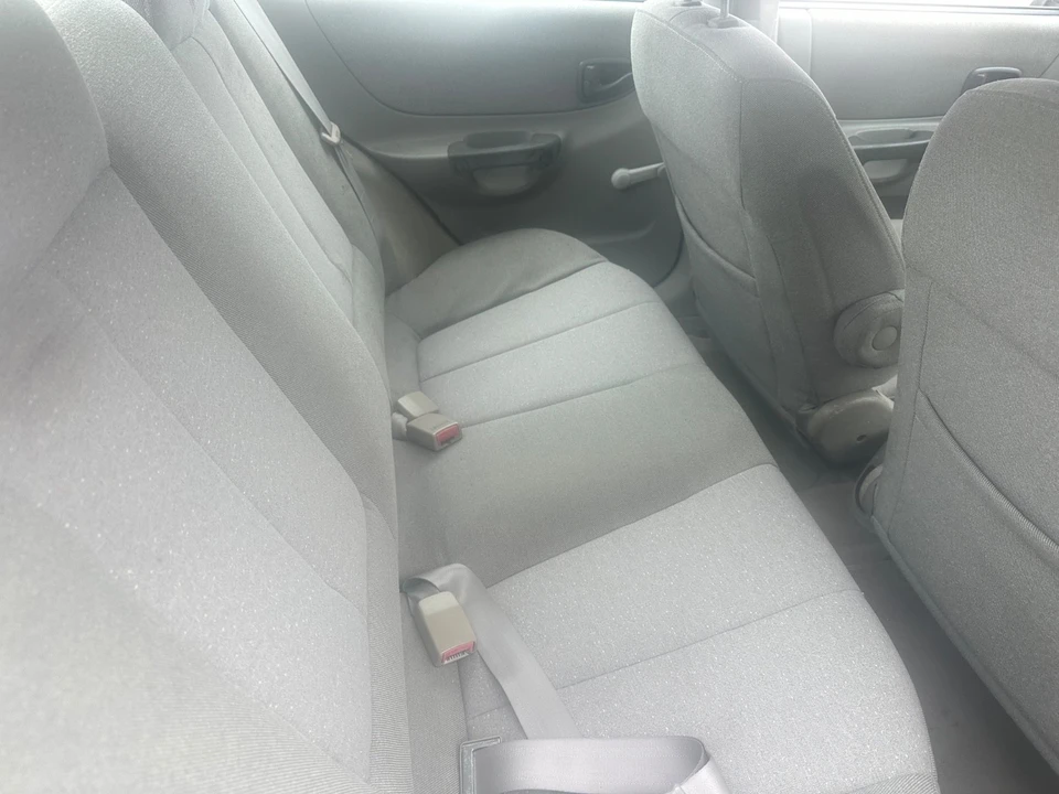 2001 Hyundai Accent - Image 15 of 20