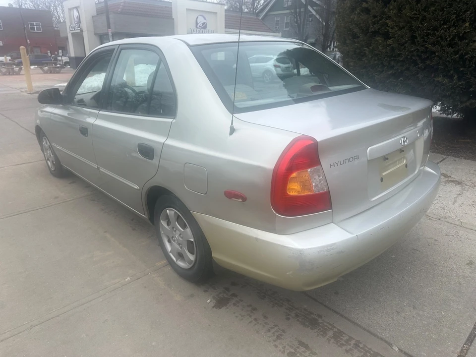 2001 Hyundai Accent - Image 4 of 20