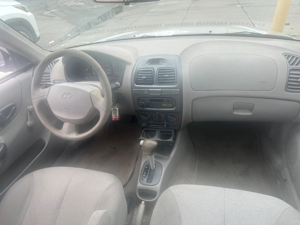 2001 Hyundai Accent - Image 16 of 20