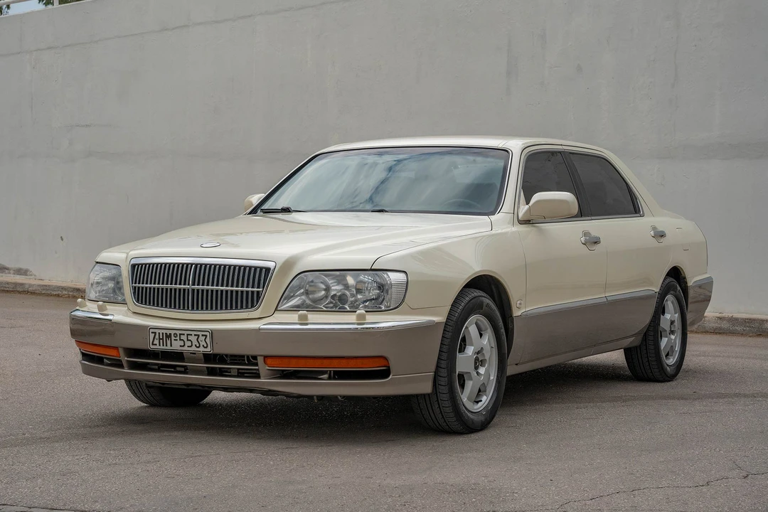 2004 Hyundai Equus - Image 2 of 31