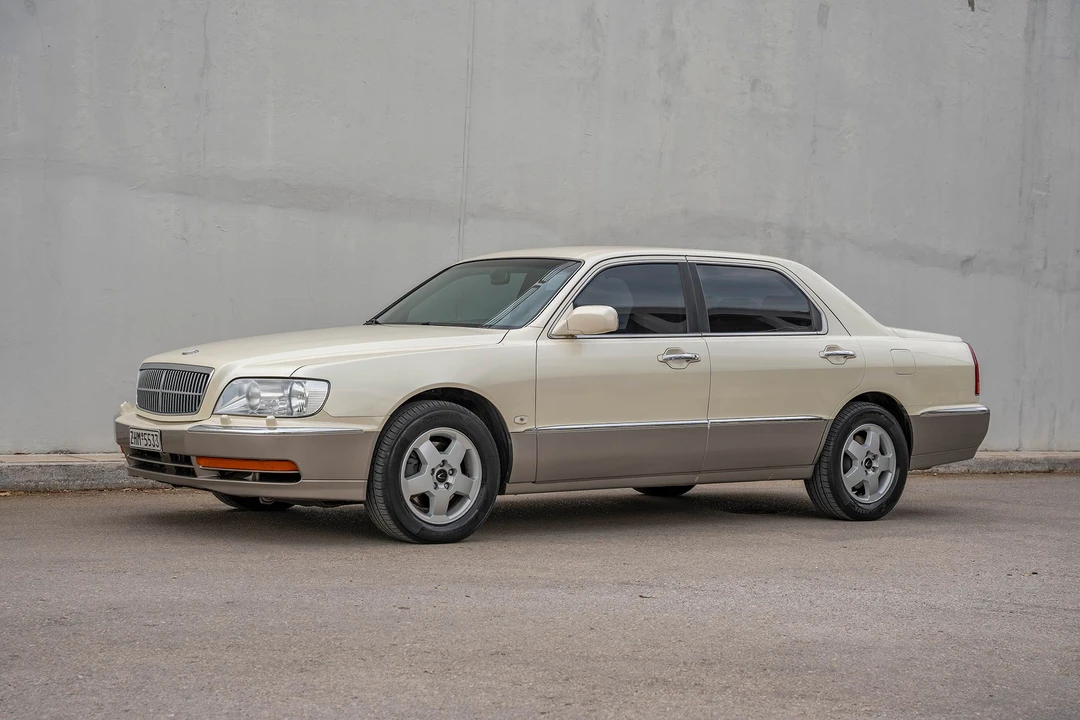 2004 Hyundai Equus - Image 19 of 31