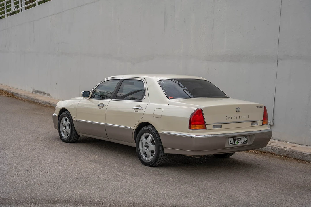 2004 Hyundai Equus - Image 7 of 31