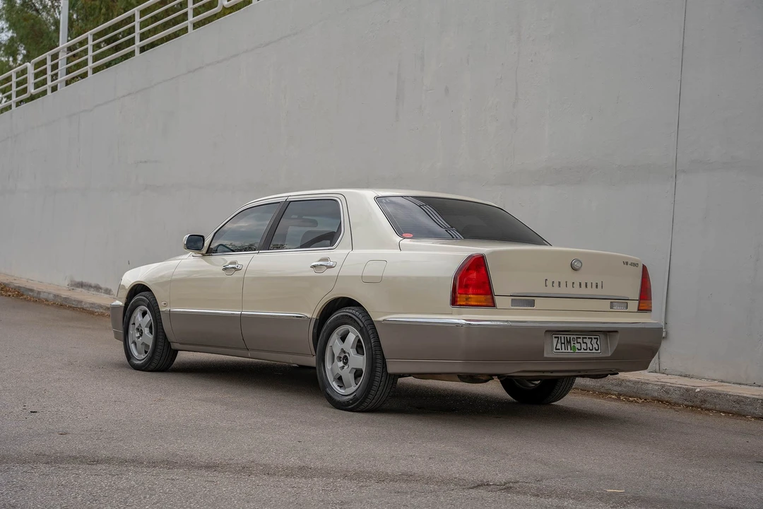 2004 Hyundai Equus - Image 20 of 31
