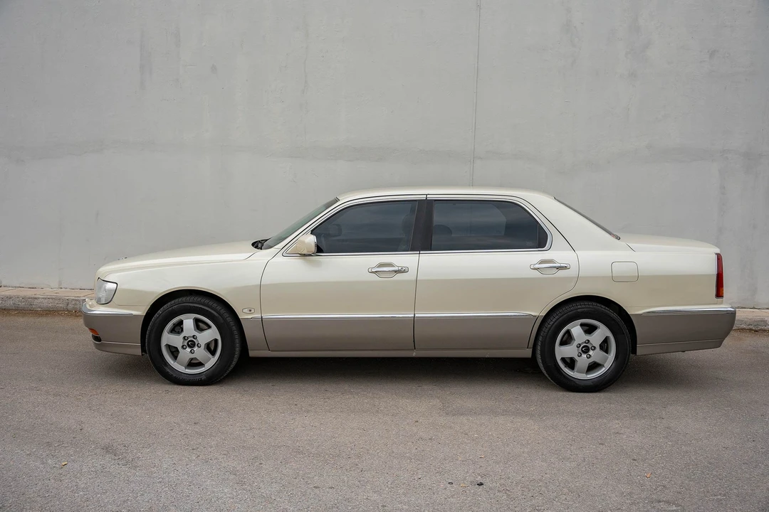 2004 Hyundai Equus - Image 14 of 31