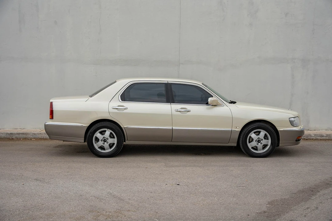 2004 Hyundai Equus - Image 10 of 31