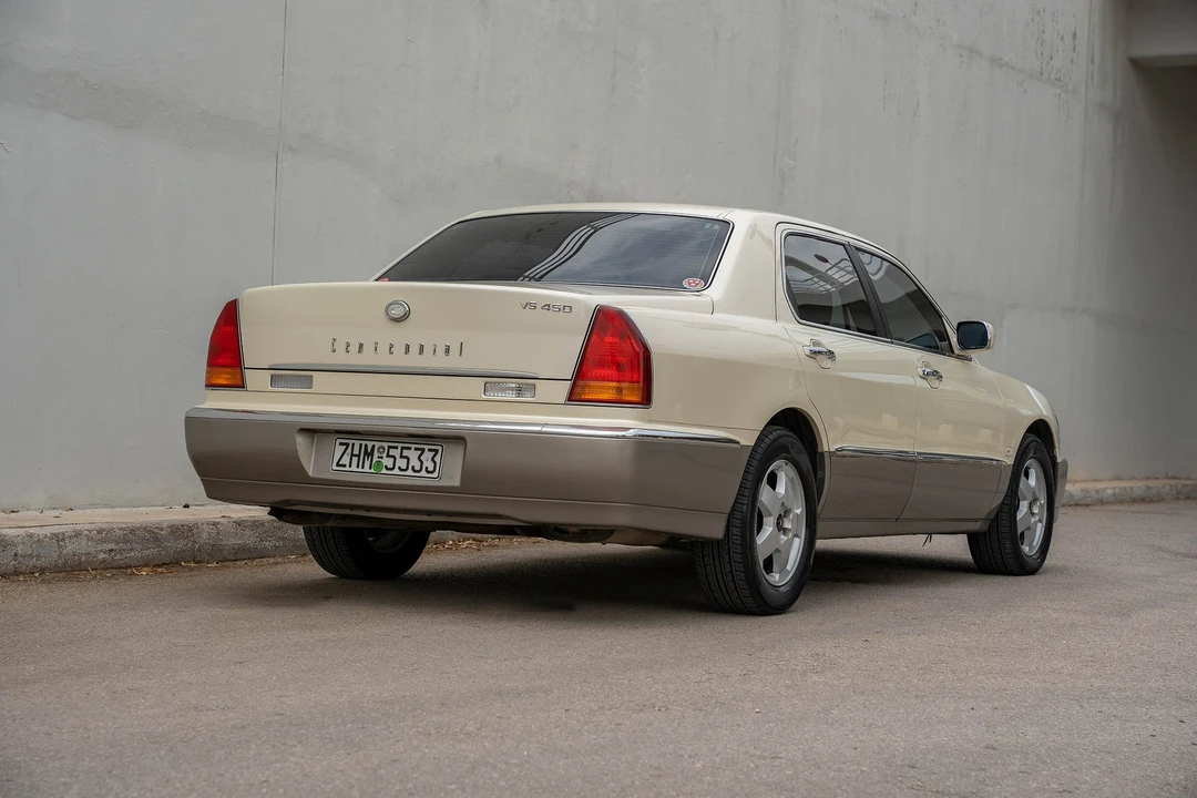 2004 Hyundai Equus - Image 9 of 31