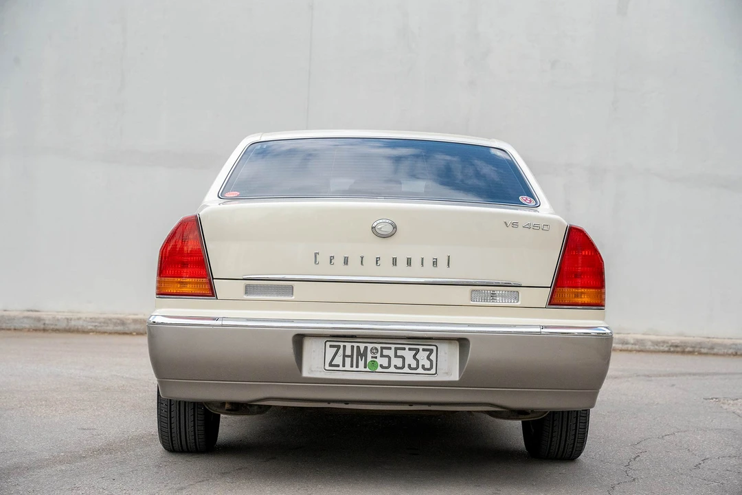 2004 Hyundai Equus - Image 8 of 31