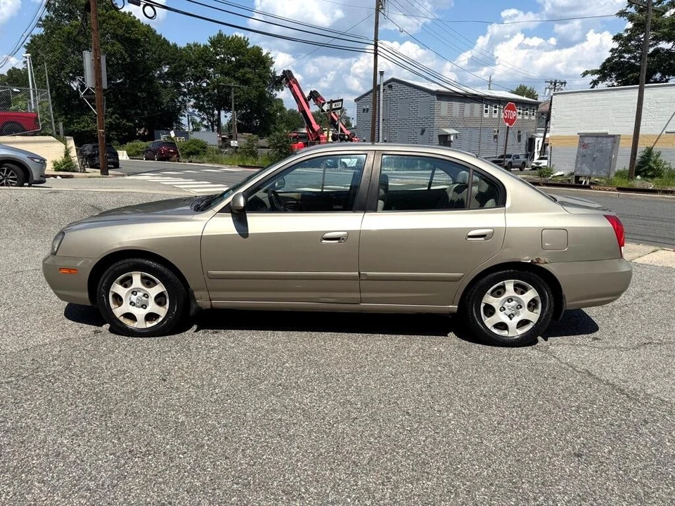 2001 Hyundai Elantra - Image 8 of 12