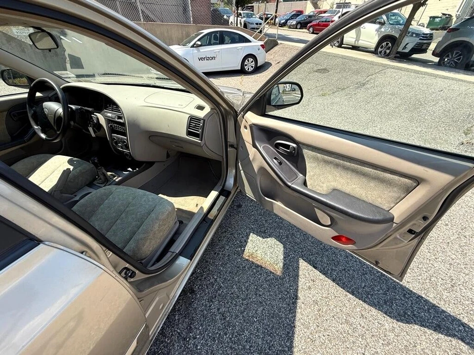 2001 Hyundai Elantra - Image 12 of 12