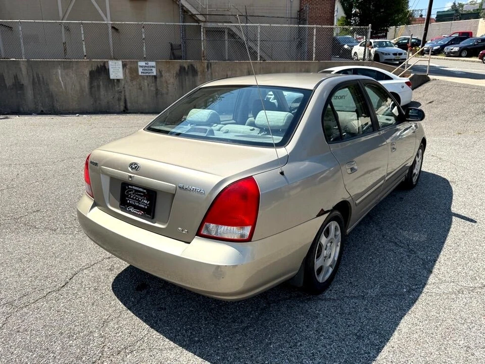 2001 Hyundai Elantra - Image 5 of 12