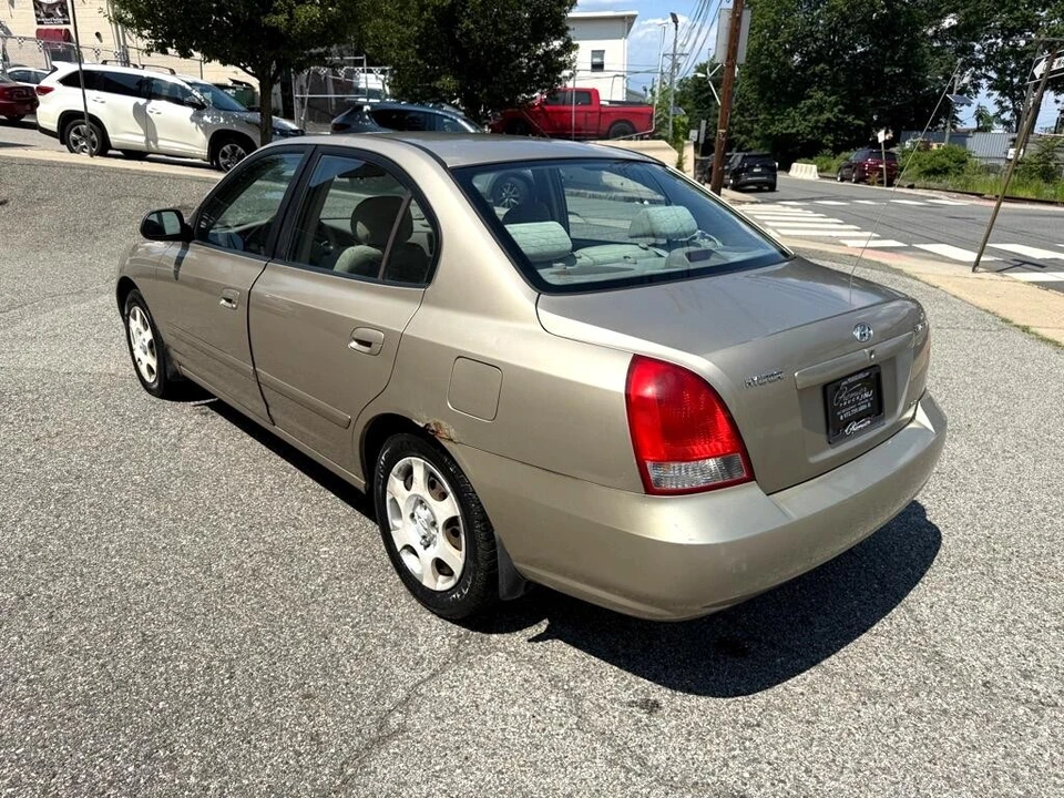 2001 Hyundai Elantra - Image 7 of 12