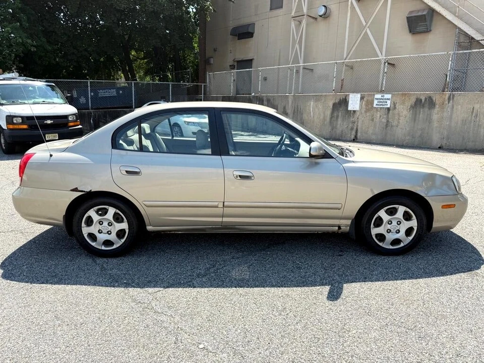 2001 Hyundai Elantra - Image 4 of 12