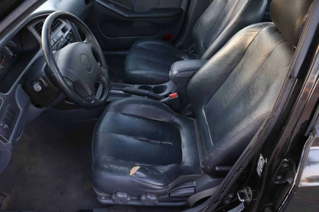 2001 Hyundai Elantra - Image 13 of 21
