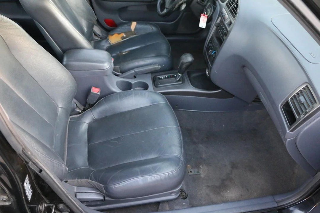 2001 Hyundai Elantra - Image 14 of 21
