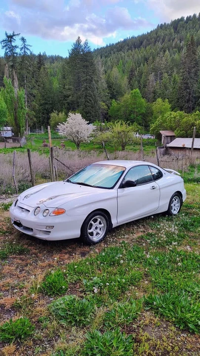 2001 Hyundai Tiburon - Image 2 of 6