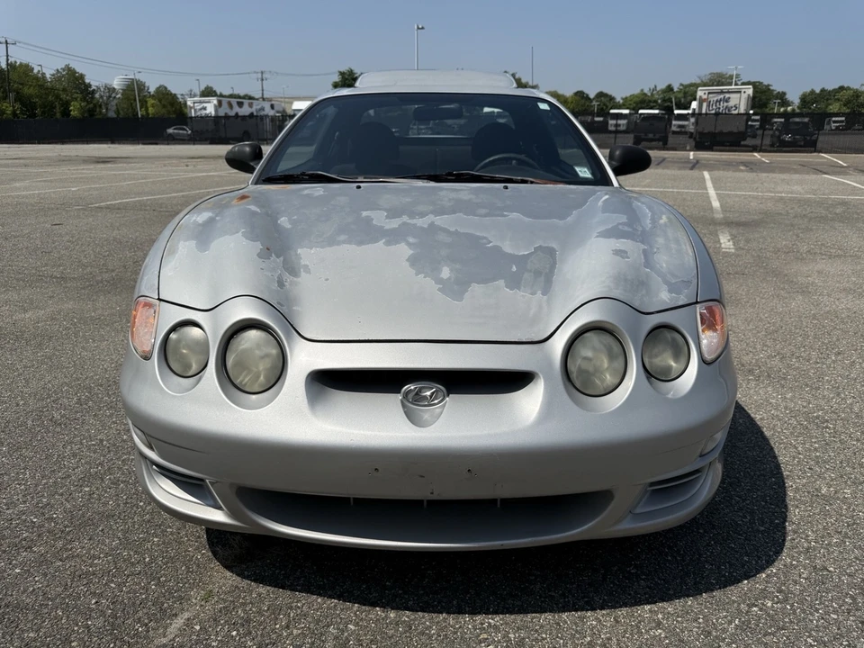 2001 Hyundai Tiburon - Image 8 of 11