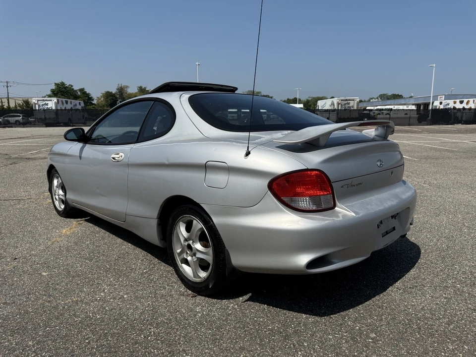 2001 Hyundai Tiburon - Image 2 of 11