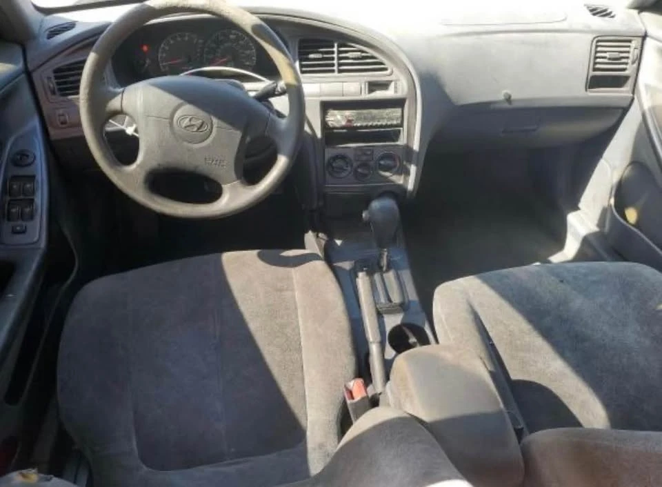 2001 Hyundai Elantra - Image 6 of 7