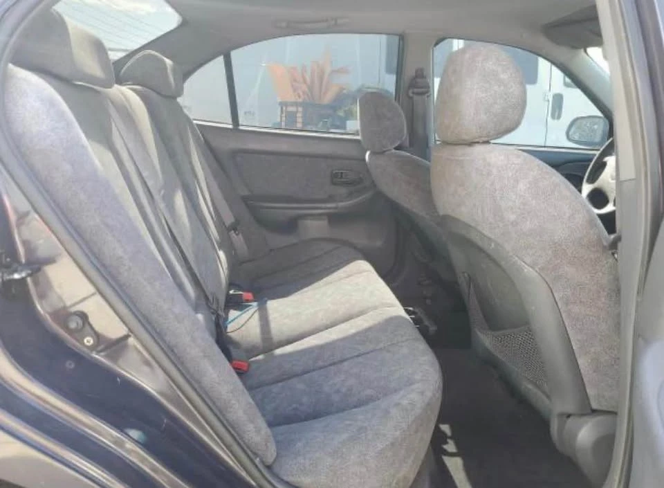 2001 Hyundai Elantra - Image 7 of 7