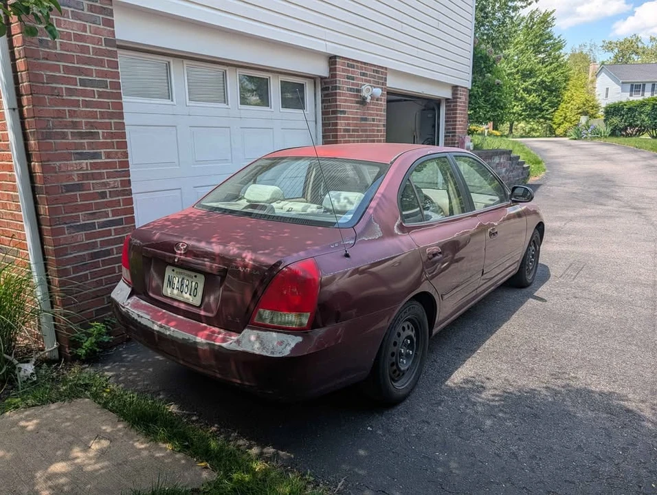 2001 Hyundai Elantra - Image 2 of 7