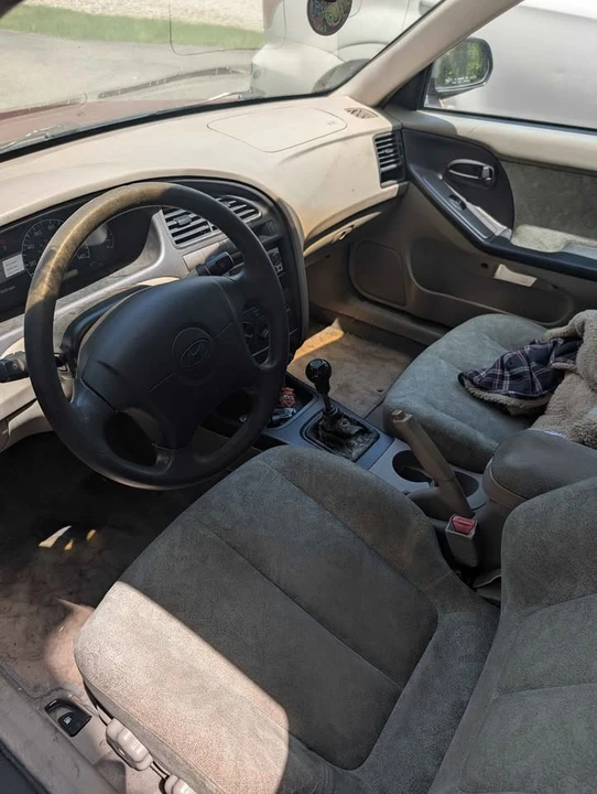 2001 Hyundai Elantra - Image 3 of 7