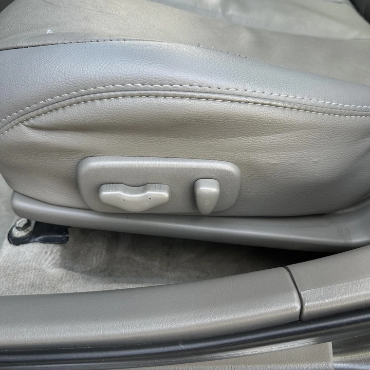 2001 Infiniti I30 1st Gen - Image 20 of 21