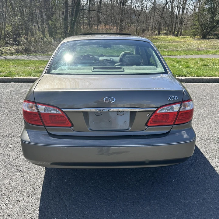2001 Infiniti I30 1st Gen - Image 5 of 21