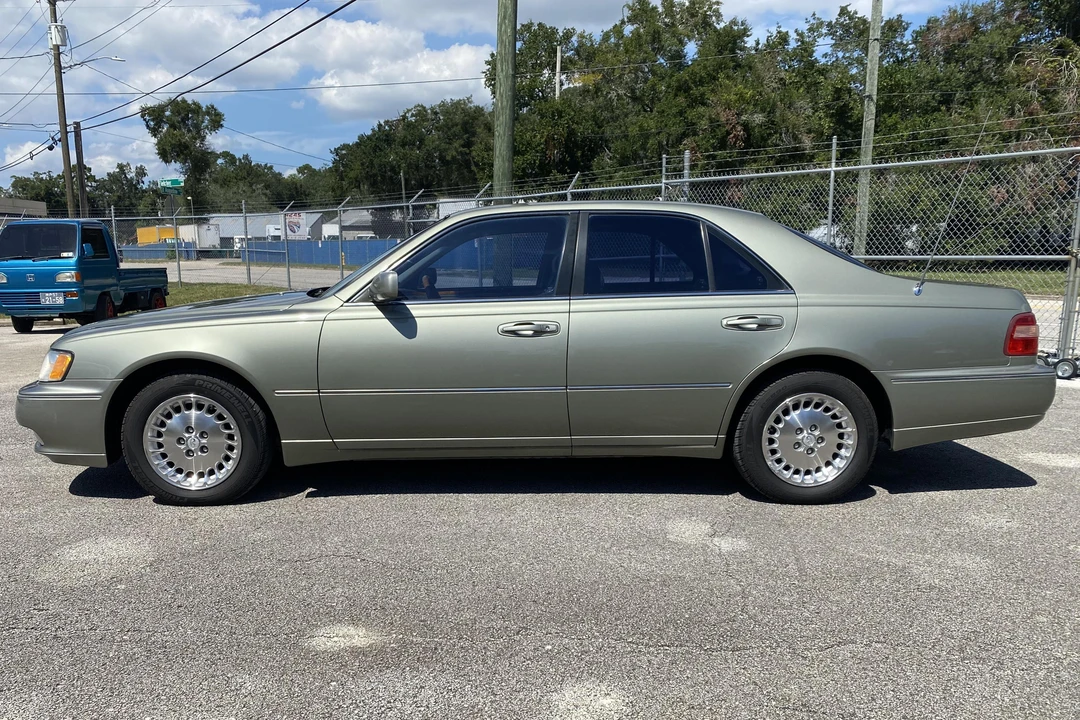 2001 Infiniti Q45 2nd Gen - Image 3 of 5