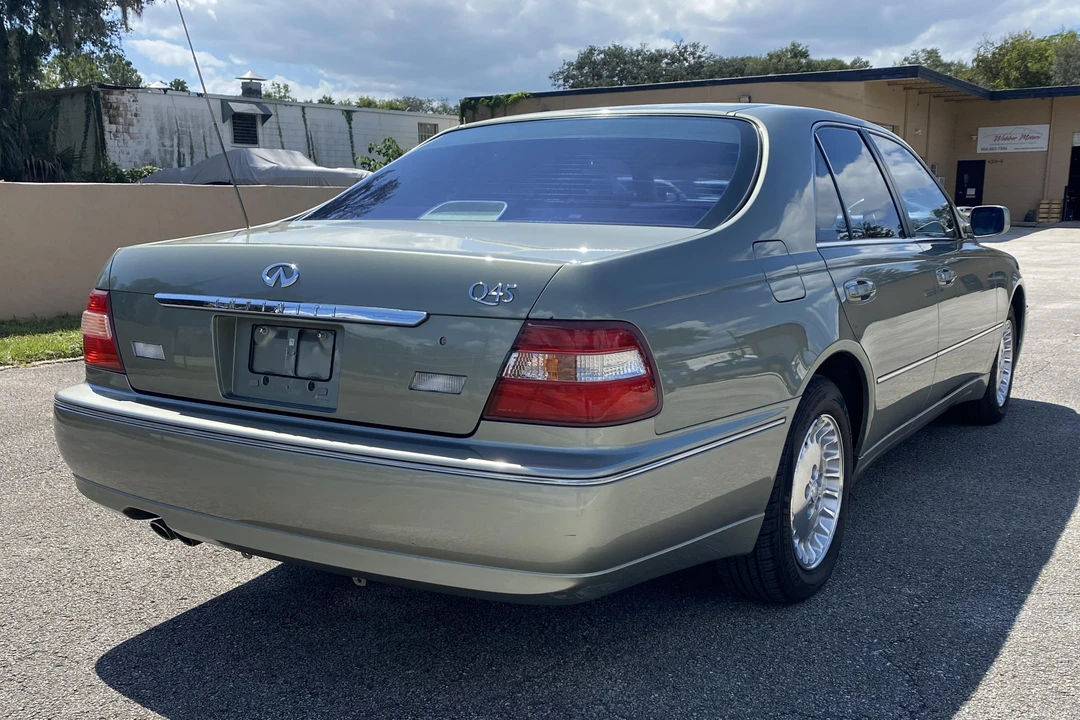 2001 Infiniti Q45 2nd Gen - Image 4 of 5