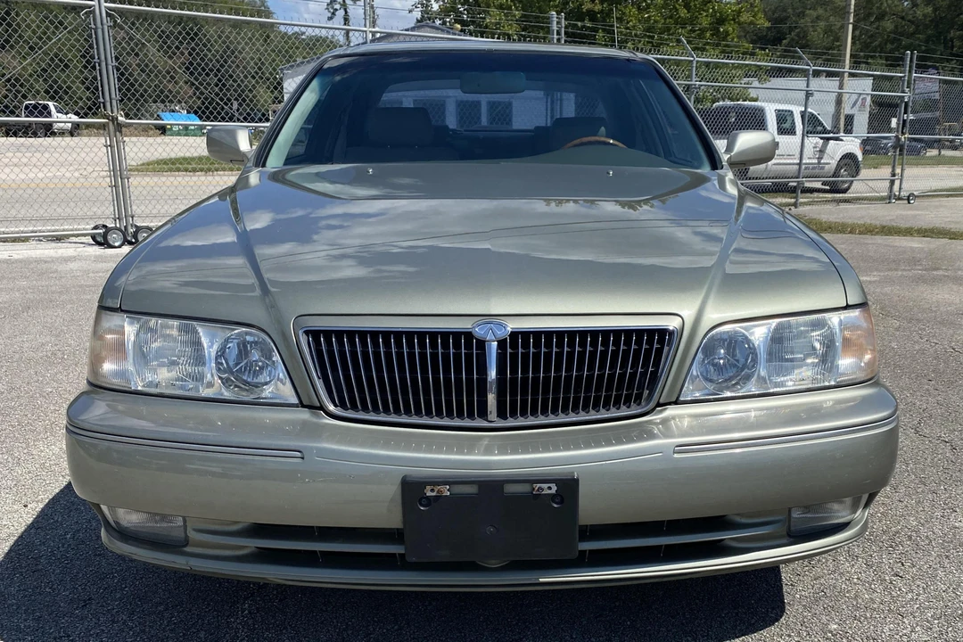 2001 Infiniti Q45 2nd Gen - Image 2 of 5