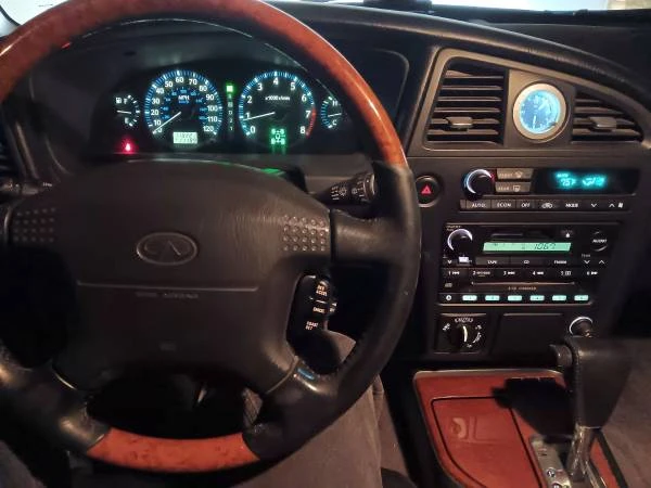 2001 Infiniti QX4 - Image 7 of 8