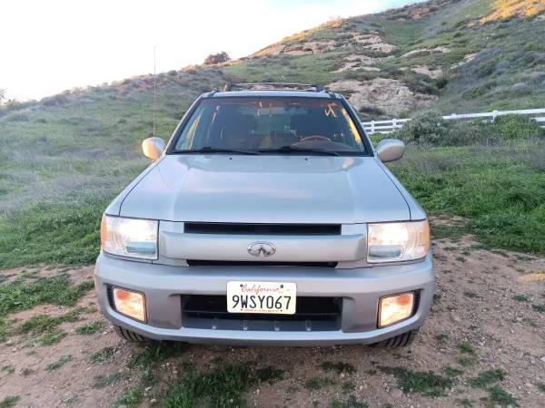 2001 Infiniti QX4 - Image 2 of 8