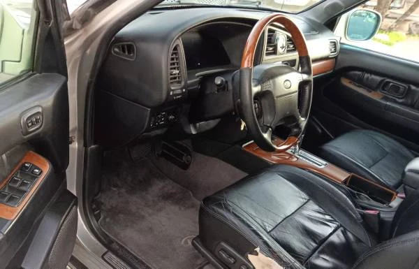 2001 Infiniti QX4 - Image 5 of 8