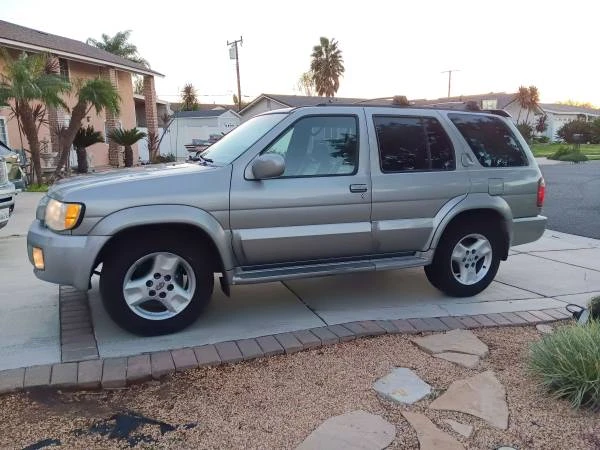 2001 Infiniti QX4 - Image 4 of 8