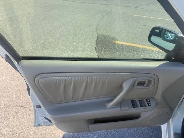 2001 Infiniti G20 2nd Gen - Image 13 of 17