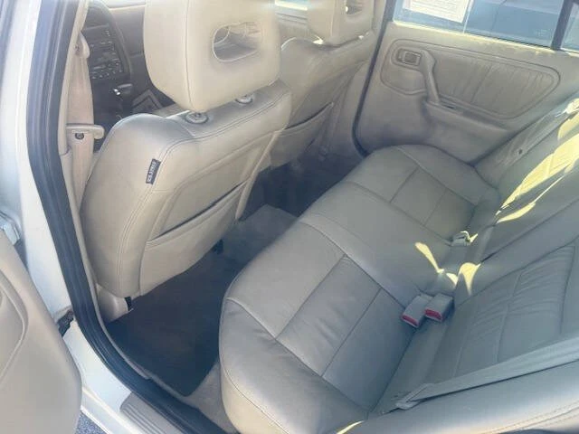 2001 Infiniti G20 2nd Gen - Image 10 of 17
