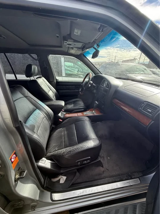 2001 Infiniti QX4 - Image 5 of 7