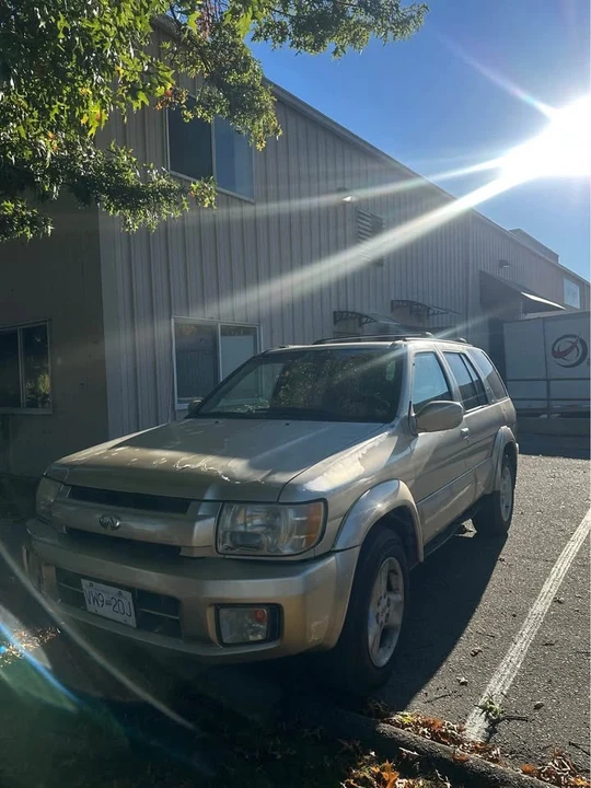 2001 Infiniti QX4 - Image 10 of 10