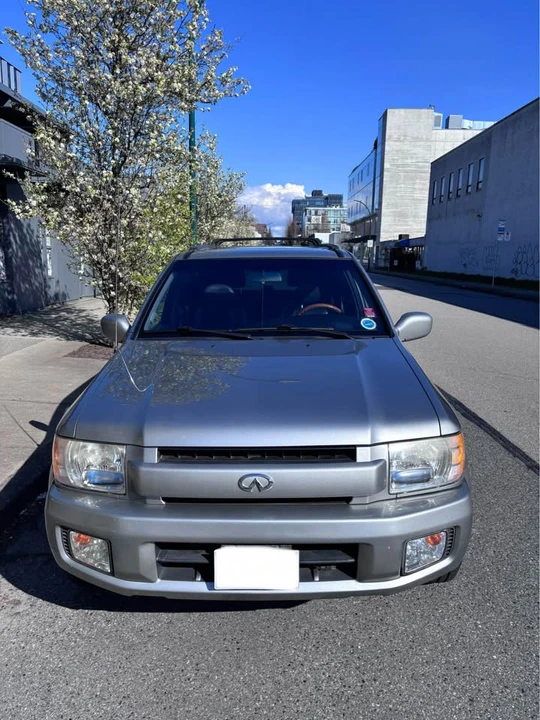 2001 Infiniti QX4 - Image 2 of 7