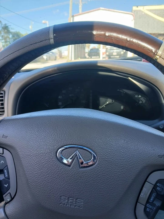 2001 Infiniti QX4 - Image 11 of 12