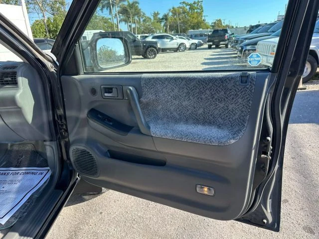 2001 Isuzu Rodeo - Image 11 of 12