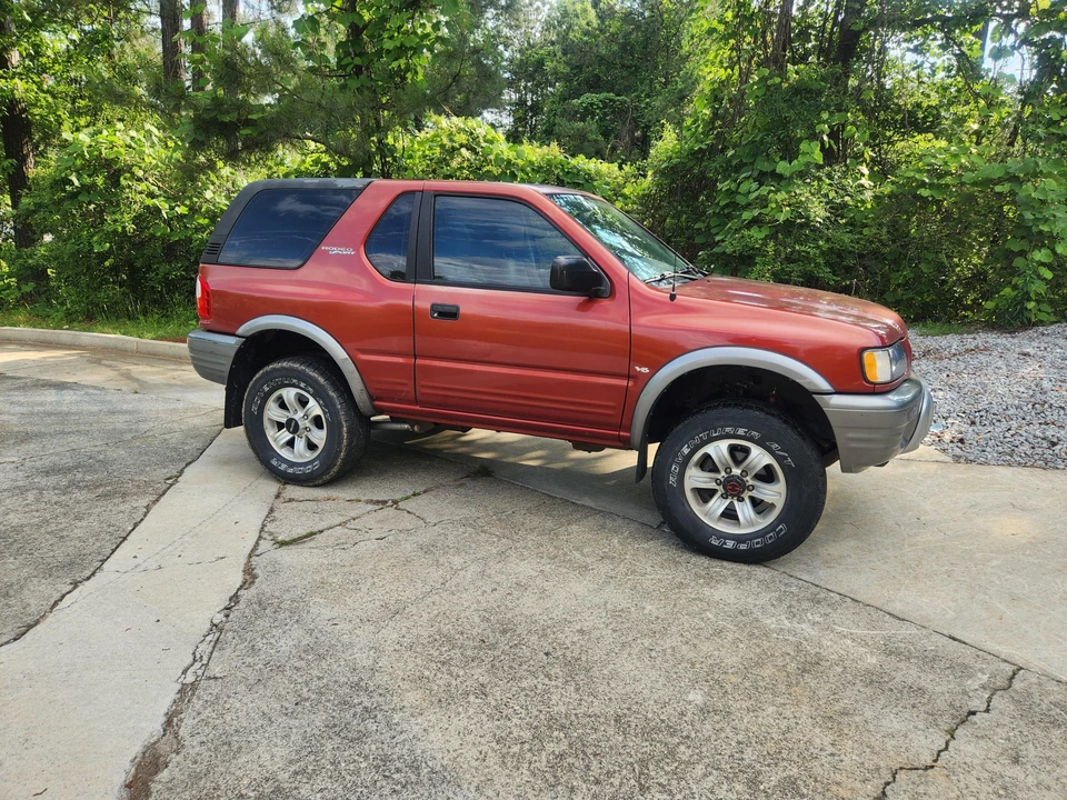 2001 Isuzu Rodeo - Image 2 of 31
