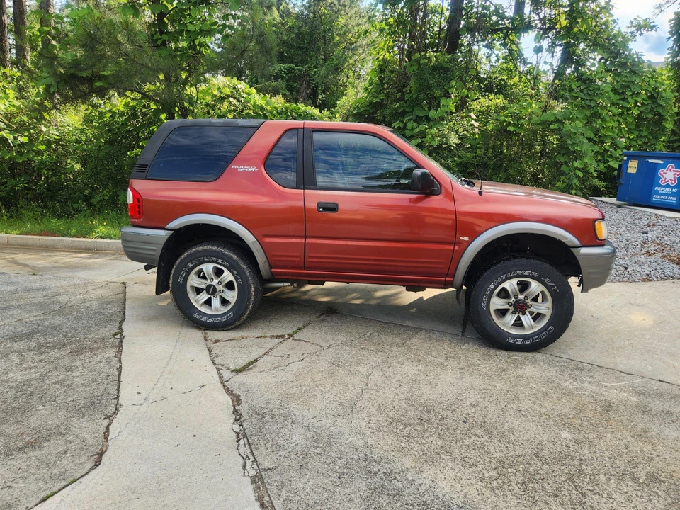 2001 Isuzu Rodeo - Image 14 of 31