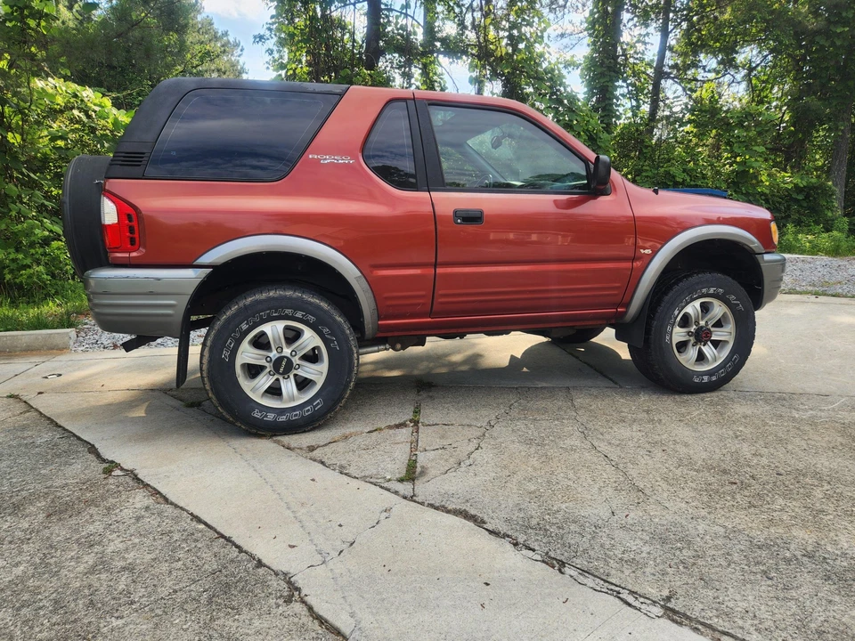 2001 Isuzu Rodeo - Image 13 of 31