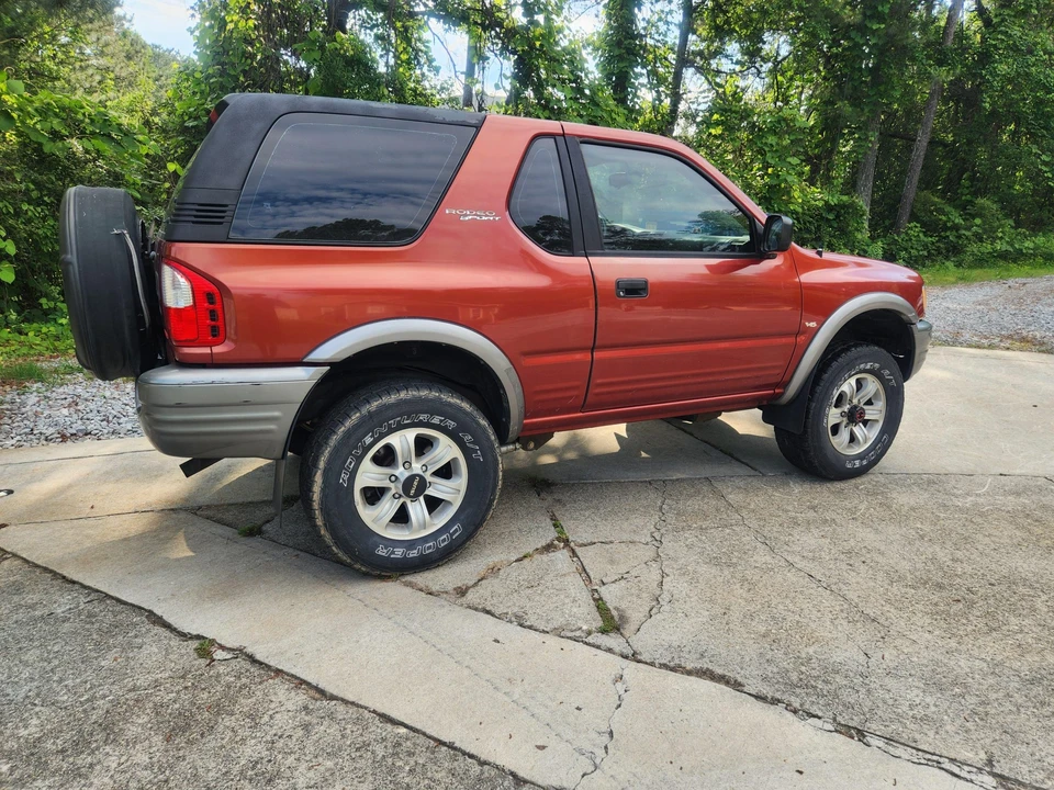 2001 Isuzu Rodeo - Image 12 of 31