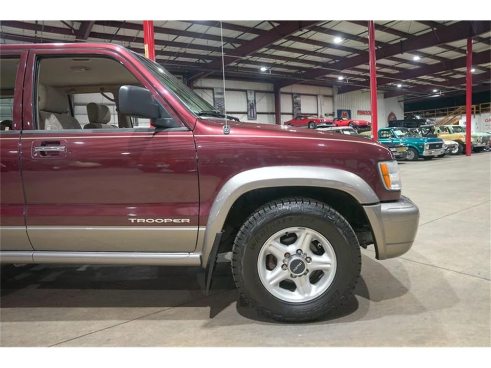 2001 Isuzu Trooper - Image 11 of 31