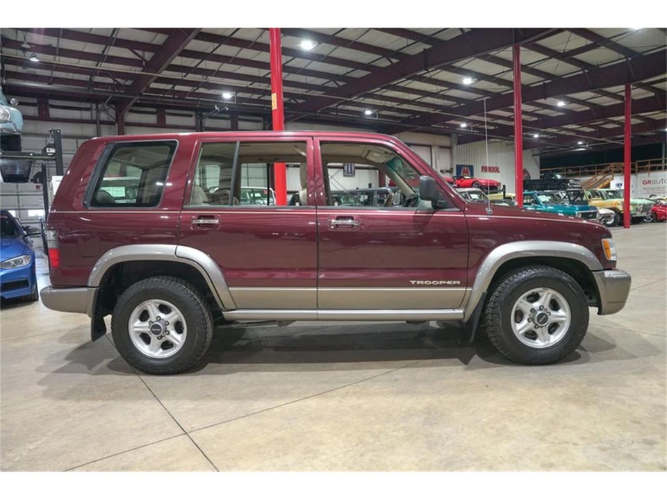 2001 Isuzu Trooper - Image 10 of 31