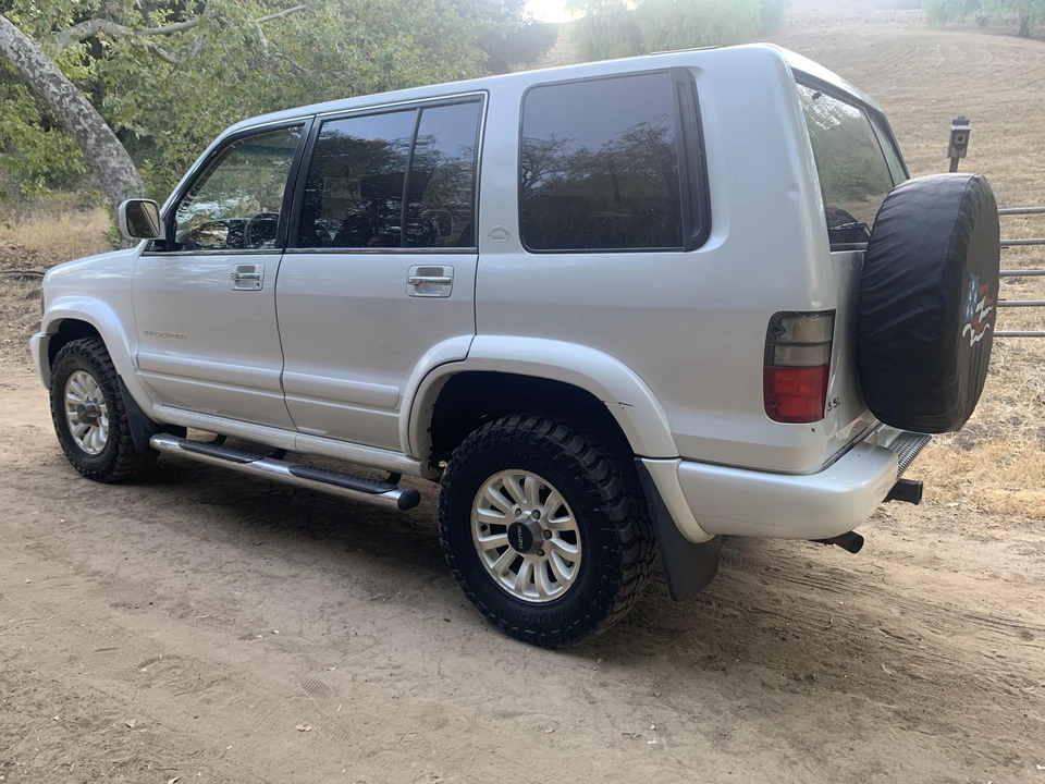 2001 Isuzu Trooper - Image 13 of 31