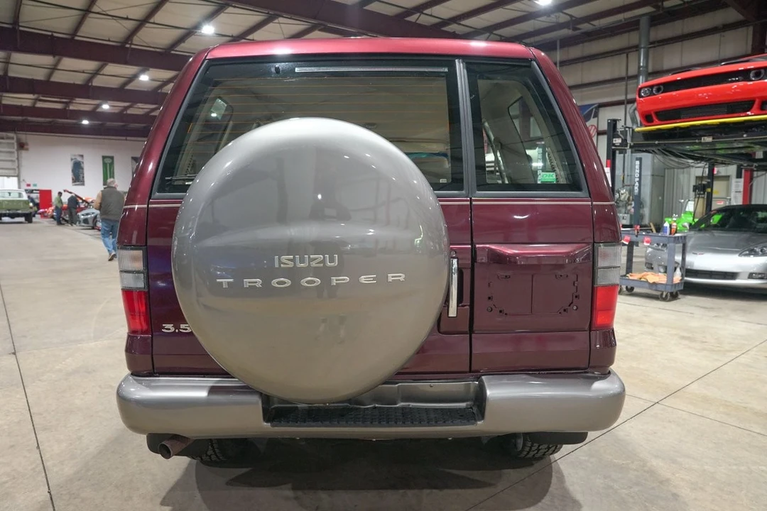 2001 Isuzu Trooper - Image 7 of 31