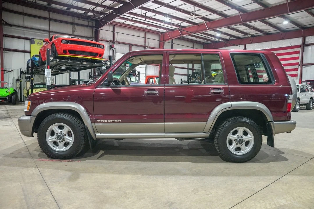 2001 Isuzu Trooper - Image 4 of 31